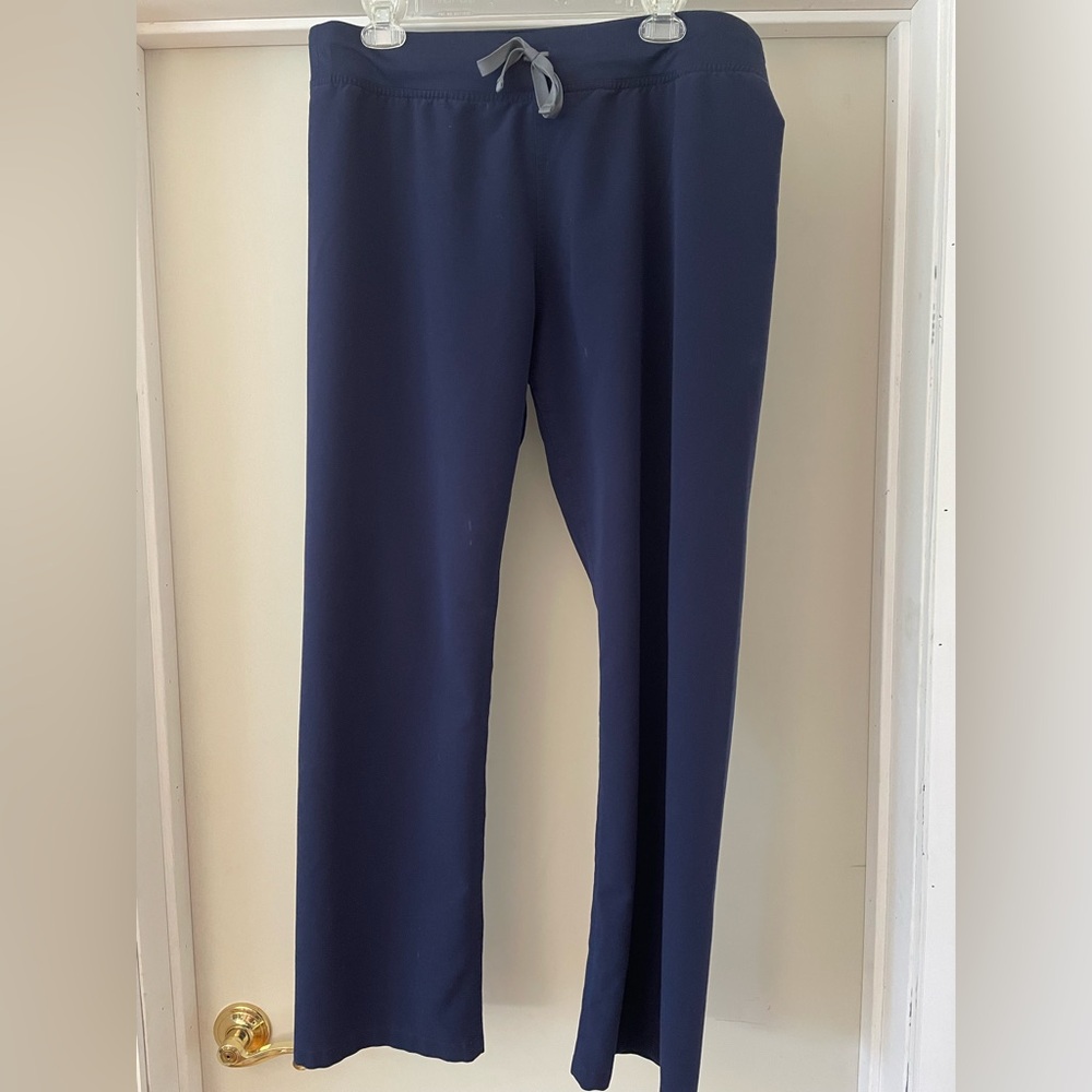 FIGS Livingston Scrub Pant. Size Large. Navy
